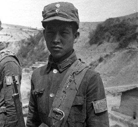 1937年8月25日,红军正式改编为国民革命军第八军,下辖115师,120师,129