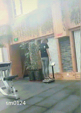你懂的美女动态图GIF：有种你保持这个姿势别动！