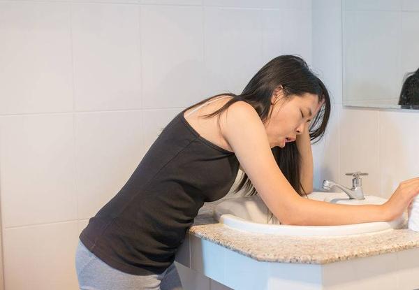 饭后频繁出现3种异常，胃部健康或许离你越来越远，早留意