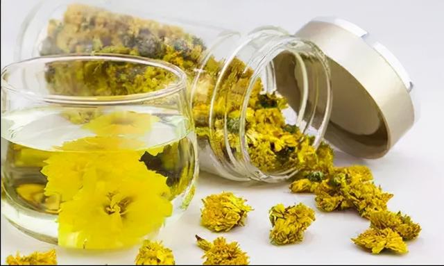 眼睛干涩怎么办？这3种食物和4个方法，或可帮你改善