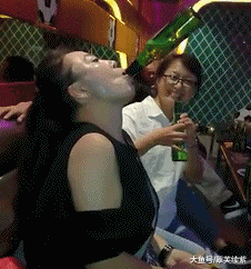 邪恶的美女动态图：好像在说：大战300回合