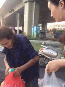 爆笑的动态图GIF：谁家的小宝宝，没人要我带走了啊