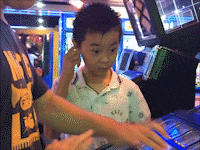 爆笑动图图片:妹子婚宴中对我放电,我可不能当做没发生过