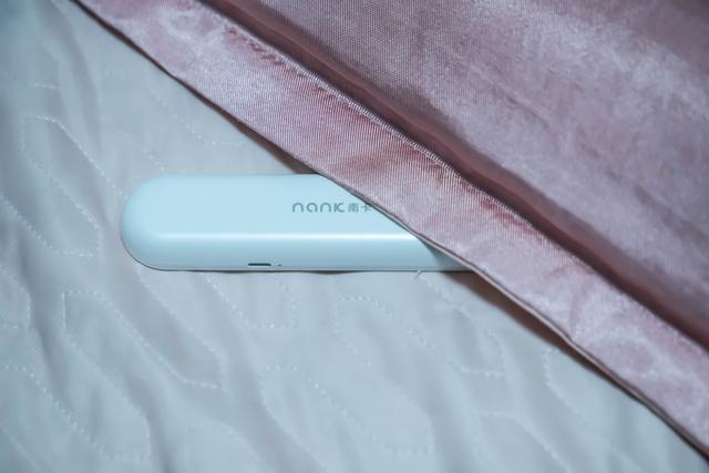 宝妈必备良品，半夜听歌刷视频不会影响到孩子的南卡Zzzz枕中宝