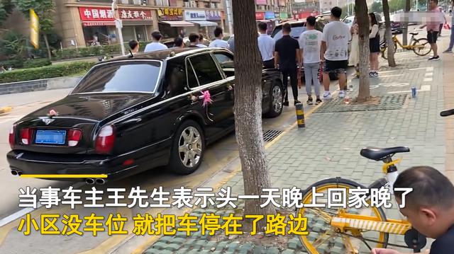 湖北一奔驰车停路边被当成迎亲车辆贴花，车主：事后新郎给了喜糖