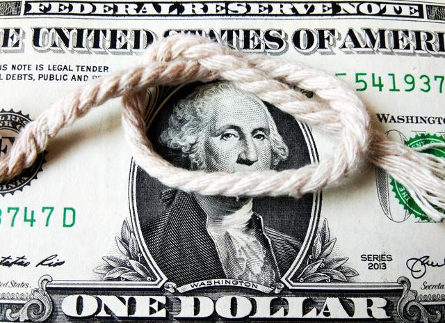 美元地位能维持多久？进博会的开展，为何能推动人民币的国际化？