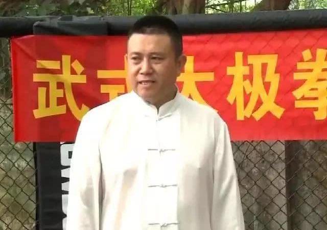 武林乐事!10秒被KO的太极大师挑战53岁神跤,邓勇爽快应战