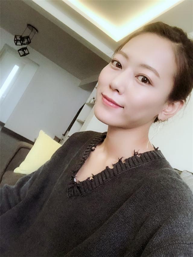 贺义堂的日本妻子:美沙纪,扮演者——铃木美妃