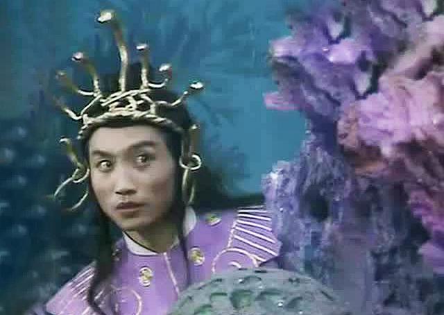 万圣公主:万圣公主为何抛弃小白龙选择九头虫你看两人身世差距