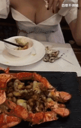身材好的美女GIF：这大长腿，一线天啊！
