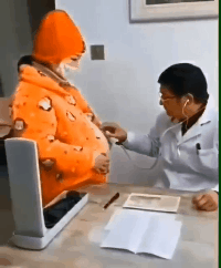 爆笑动图GIF图：新娘快点跑吧，不然都追不上新郎了！