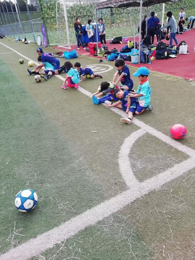 日本娃，在俺们的土地上锻炼身体