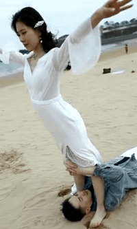 小姐姐动态图：妹子，其实我想告诉你，