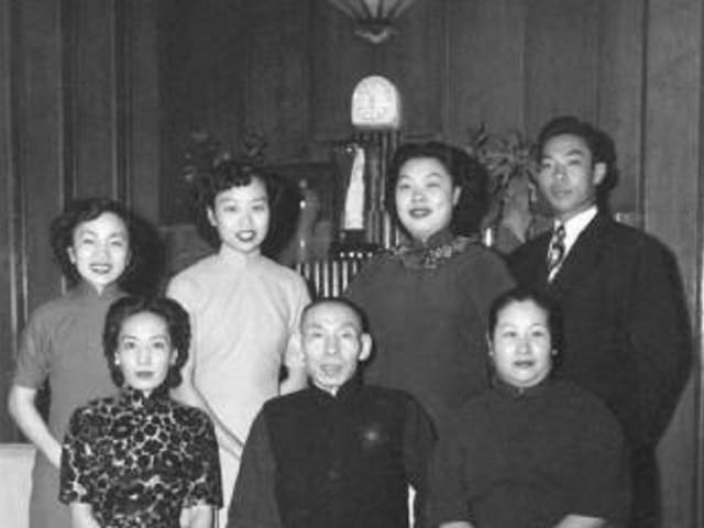 杜月笙爱女：在外漂泊半生，71岁回上海老宅，发现门匾中有惊喜