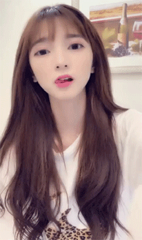诱惑无敌的妹子GIF动图：?两位美女，这是什么舞种？