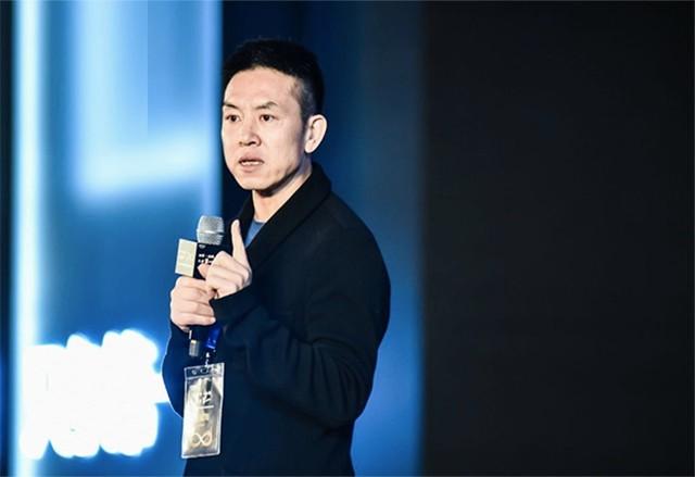 马秀慧：20岁为爱私奔，怀孕催债被羞辱，靠卖灯具起家后赚190亿