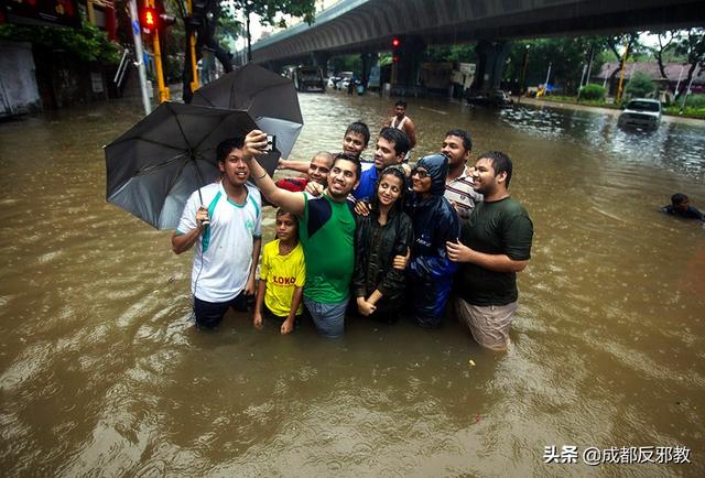 致命的拍摄：印度自拍死亡率全球第一