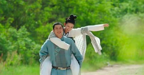 男主穿越无心法师娶了岳绮罗(女主穿越无心法师成岳绮罗的小说)