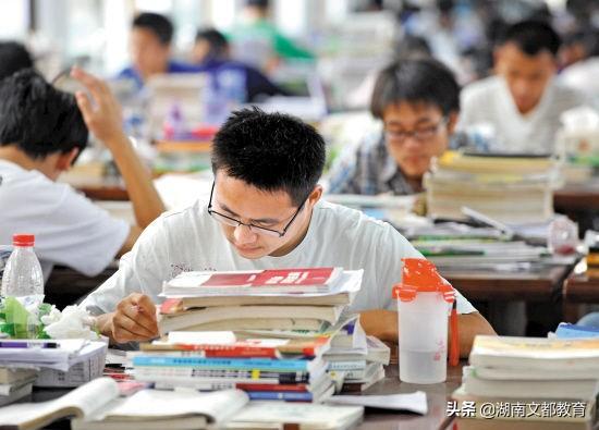 证明矩阵不能相似对角化