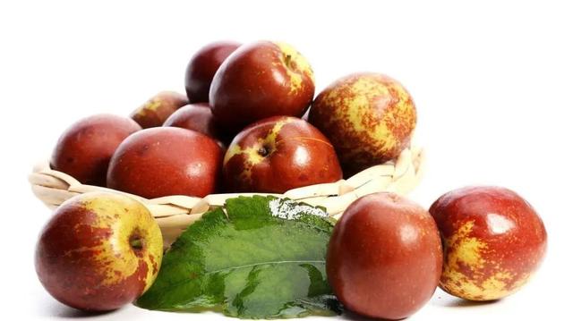 秋冬水果少不了，这4种水果营养价值丰富！你吃对了吗？