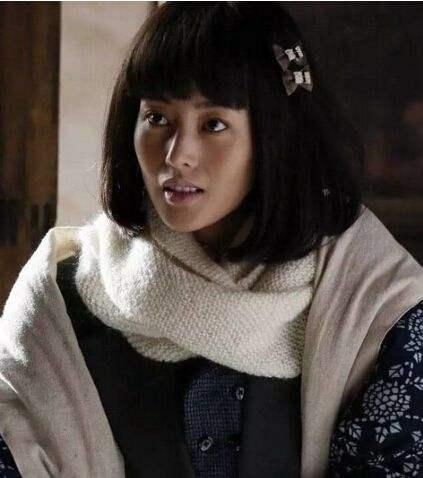 2,《二炮手》中扮演凌织羽,日本军医,真田茗的未婚妻.