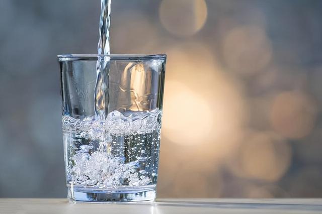 足疗可以缓解鼻炎吗？平时按摩这5个穴位，有效缓解治疗鼻炎