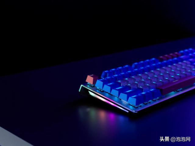 雷柏V530蓝礁湖冰茶版防水背光游戏机械键盘上市