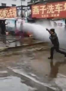 爆笑的动态图趣图：勾引我，竟然在勾引我