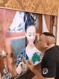 爆笑的GIF动态图：我也这样干过，让她男朋友追了三条街！