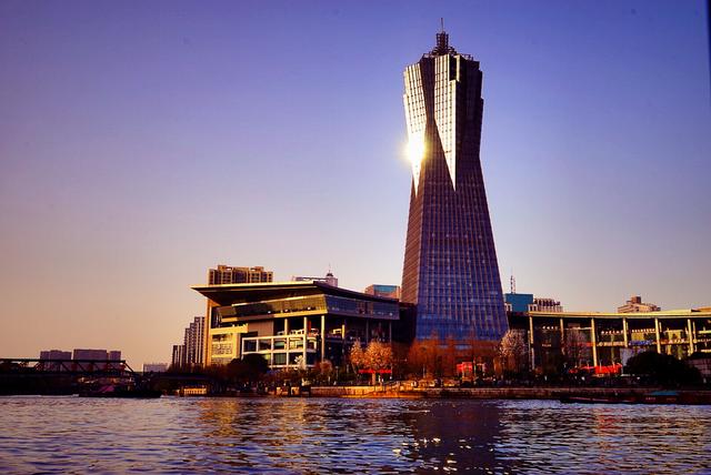 直面浙江的挑战，GDP连续32年全国第一的广东，未来能否守住宝座