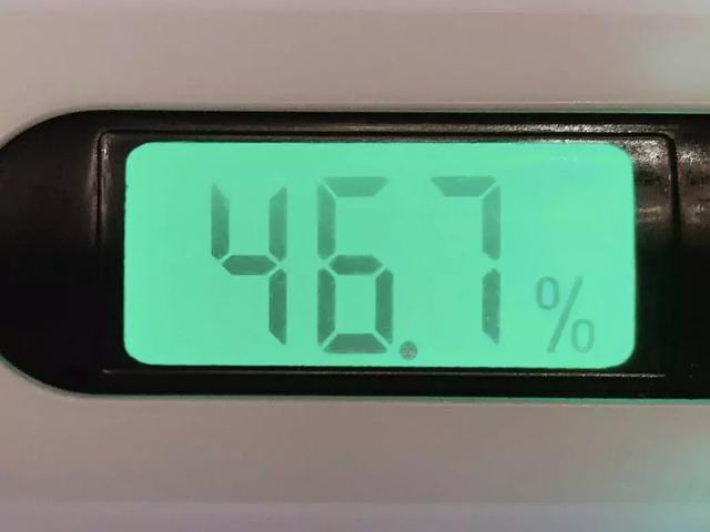 身体乳是挤在手上吗