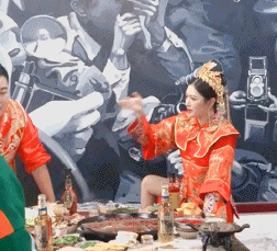 另类的美女动态图片：小婊砸，你们的电臀弱爆啦