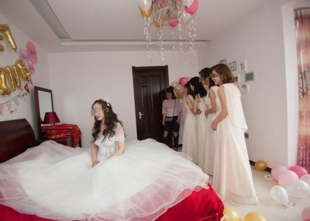 孕妈不在婚礼邀请名单中，朋友的解释让她很委屈：怀孕不能去吗？