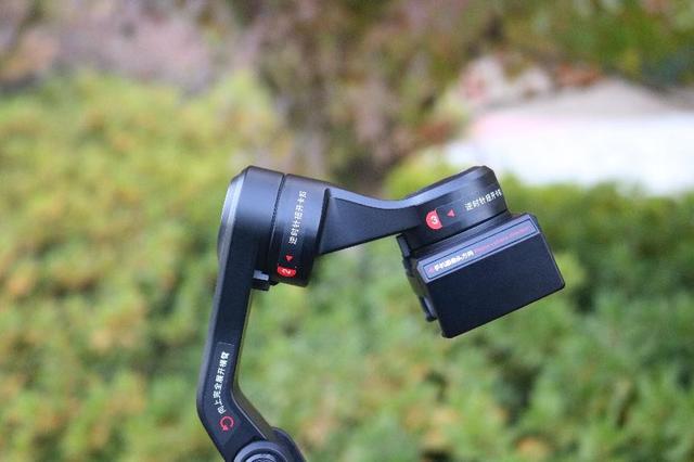 奥川SmartXR三轴手机稳定器体验：功能强大，单手可完成所有操作