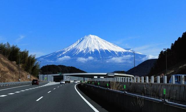 富士山是日本的吗「日本富士山喷发最新消息」