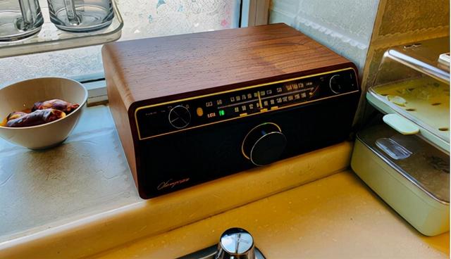爷青回！山进WR-12BT PLUS桌面蓝牙音箱+收音机，一秒梦回童年