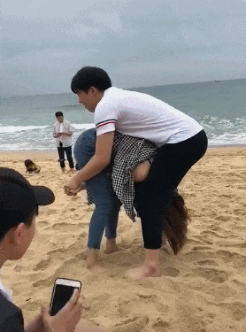 GIF爆笑的图片:啥也别说了,盘他