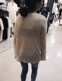 美女的内涵图片会动的：老婆穿成这样，咱能不出门吗？