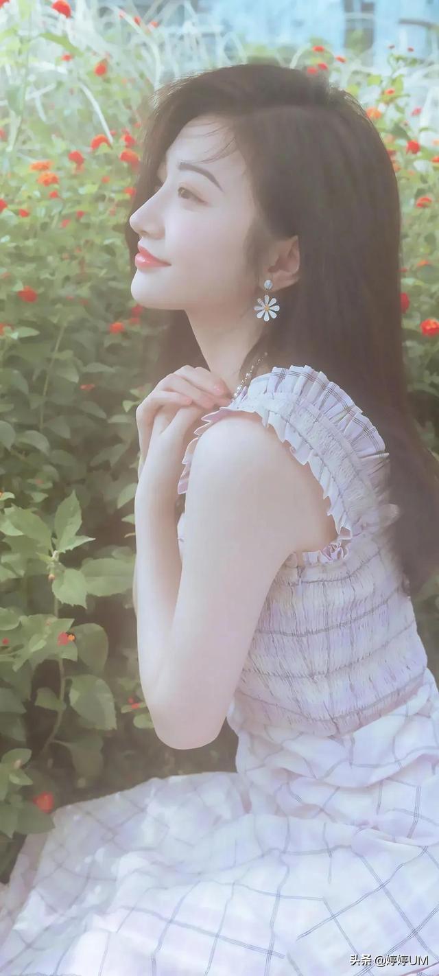 迪丽热巴 唐嫣 Iu李知恩 景甜 井川里予全面屏手机壁纸 今日热点