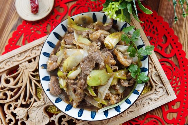 天冷了，手脚冰凉多吃“3红3黑”，温而通之，元气满满过深秋