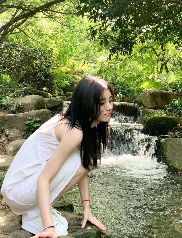 鞠婧祎的颅顶(鞠婧祎的颅顶是天生的吗)