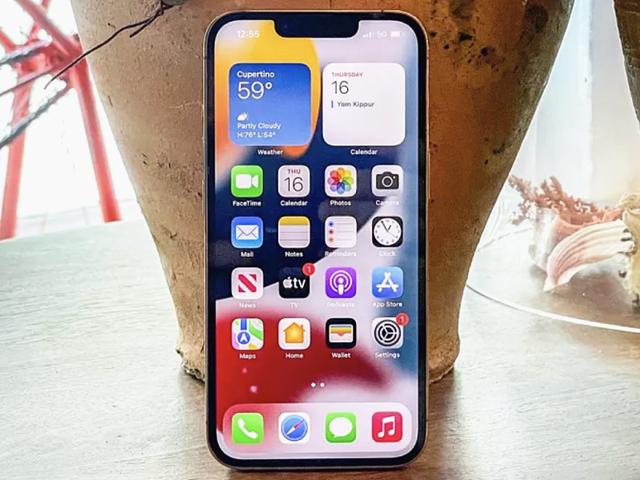 年度“四大旗舰”手机对比，详细分析优点、缺点，谁才是“机皇”