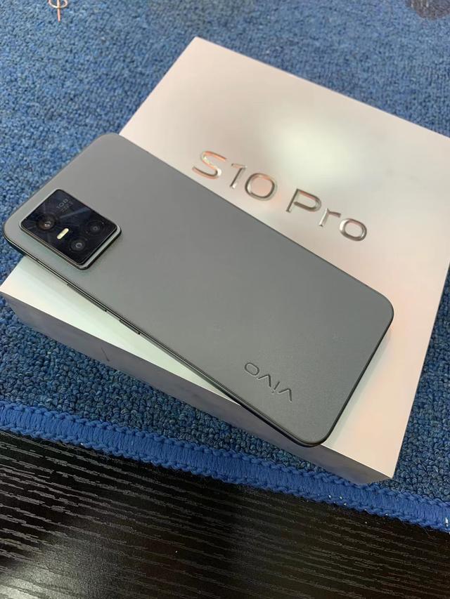 自拍与直播神器手机——VIVO  S10PRO