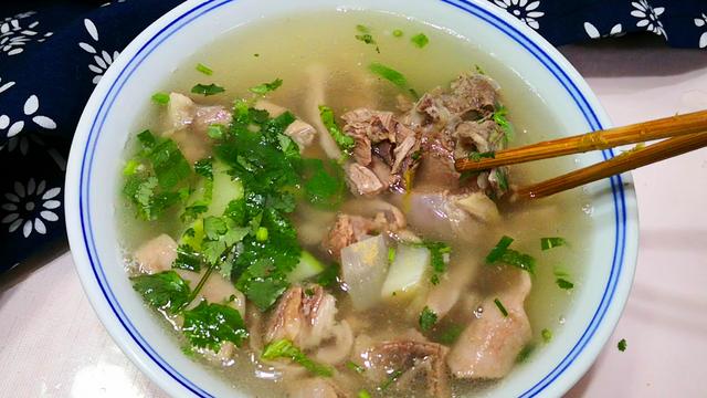 霜降过后，不懂吃就亏了，多给家人喝这5道汤，滋补强身不怕冷