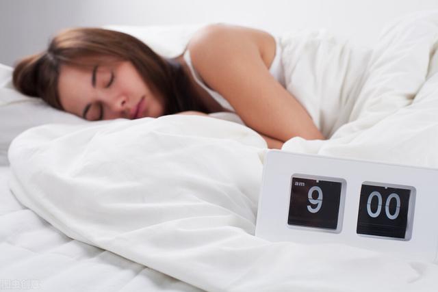 不要在睡前喝牛奶了