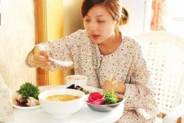 “一孕丑三年”，生娃容易变胖的3个阶段，控制好你也能成为辣妈