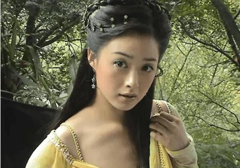 她所饰演的女主方莹玉.