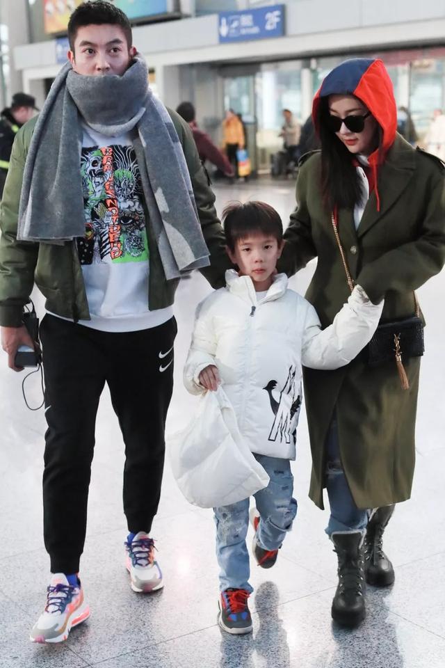 「重磅」霍思燕挺着大肚子出来的图片（红色吊带装霍思燕）