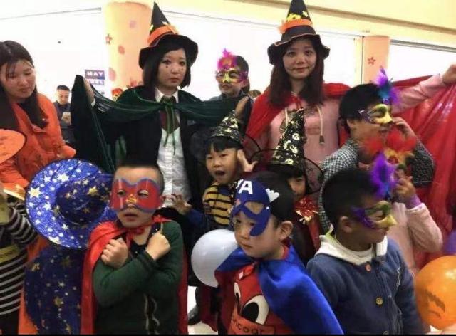 那些热衷于带孩子过万圣节、圣诞节的家长们，请不要本末倒置了