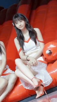 美女邪恶动图：别人家优秀的老婆！这姿势！